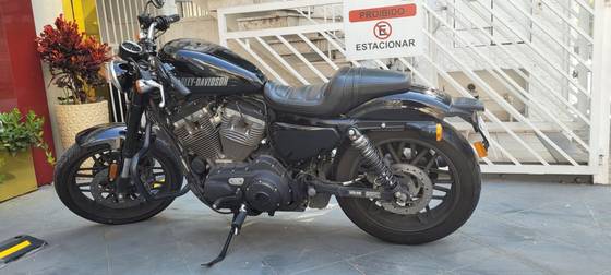 HARLEY-DAVIDSON SPORTSTER ROADSTER 